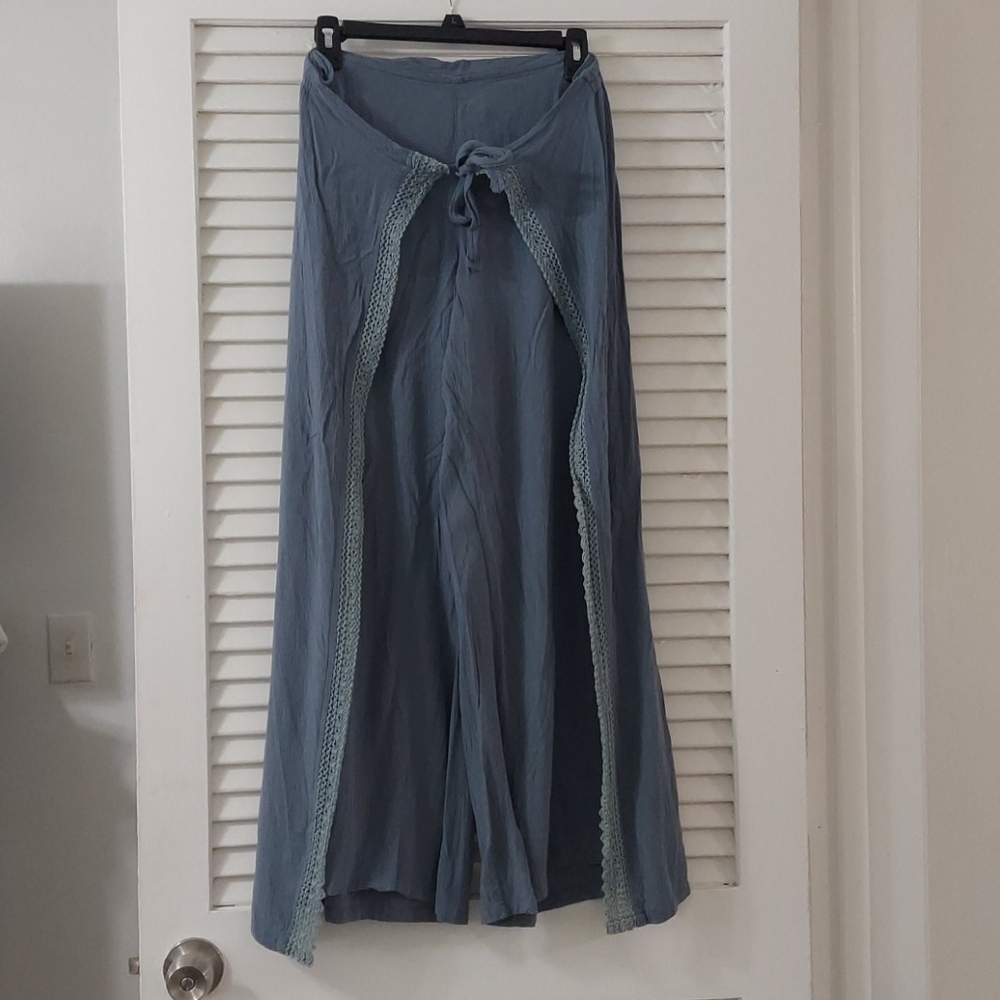 Flowing pants